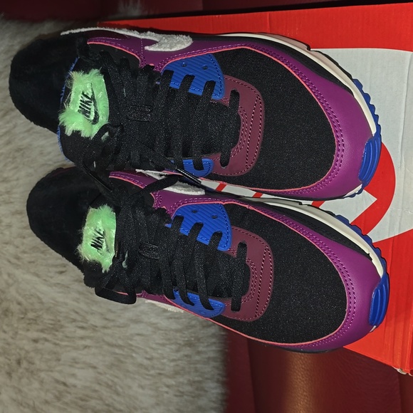 Nike Air Max 90 PRM, Faux Fur- Lined Plum and Colorway Sneakers, sz 11.5 W, 10 M - Picture 2 of 8